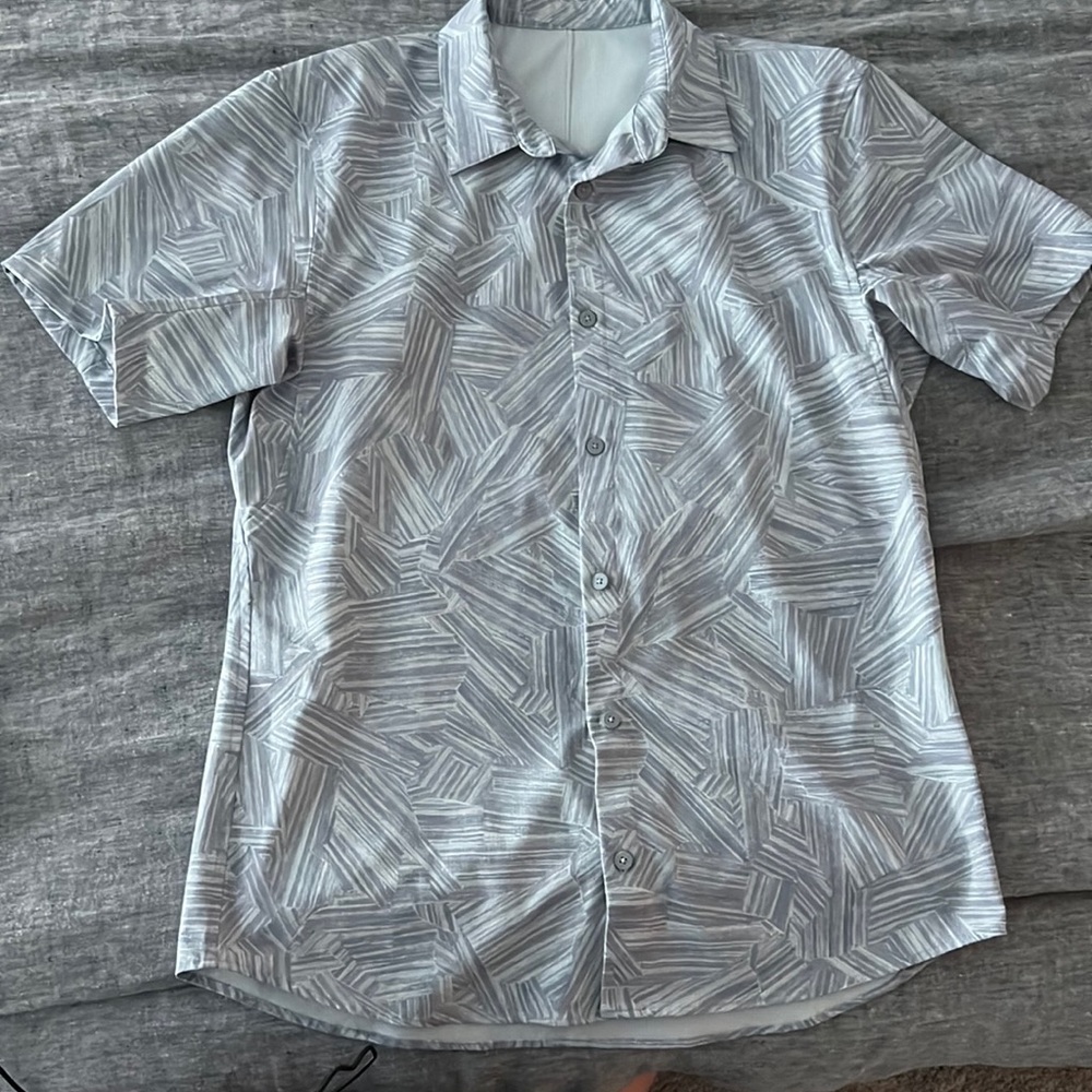 Lululemon mens Airing Easy SS burton down M